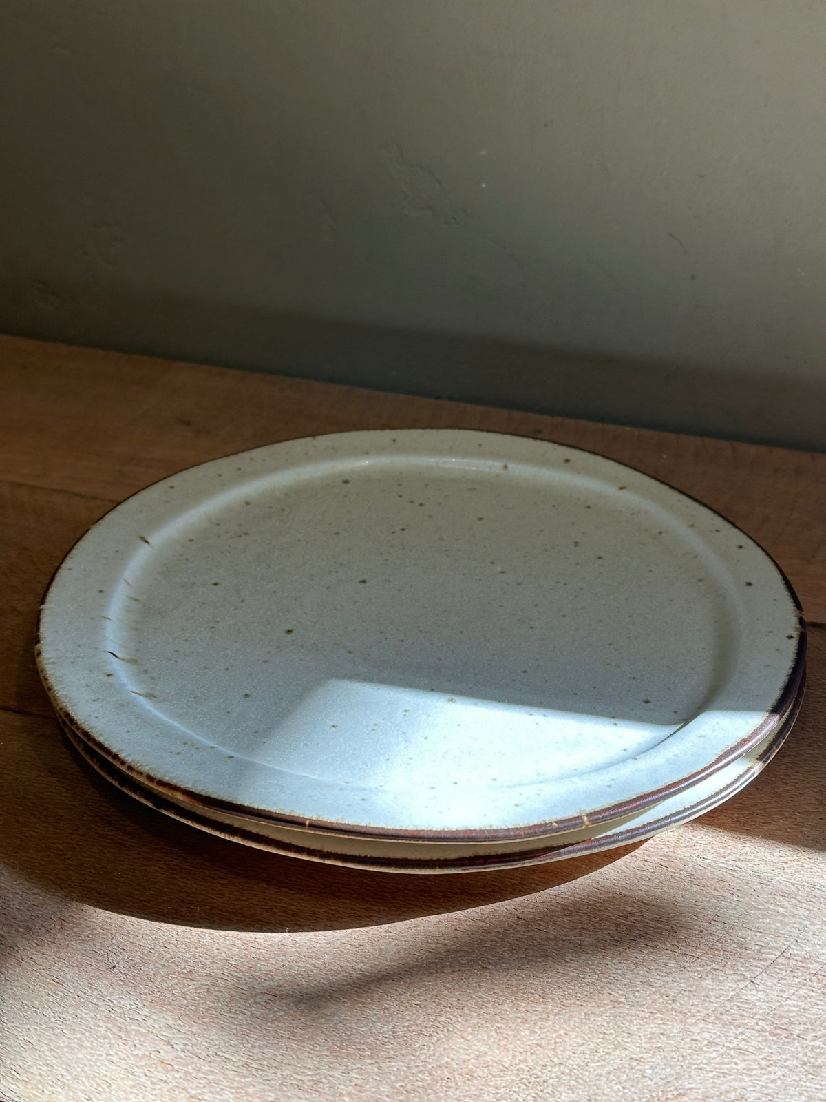 Wabi Sabi Cream Speck Plate